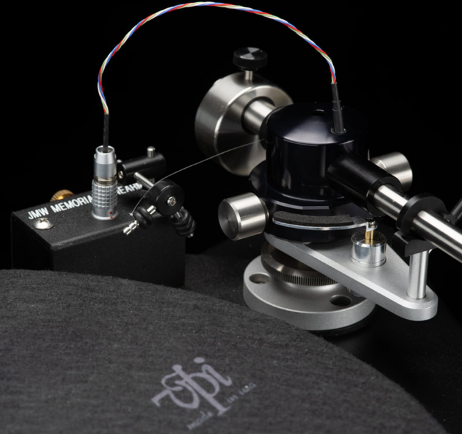 VPI Scout 21 Turntable close-up on the tonearm connection
