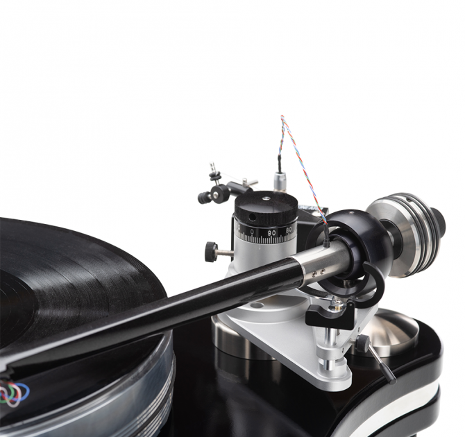 VPI Signature 21 Turntable.  Close-up of the tonearm connection.