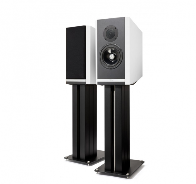 Kudos Titan 505 Speakers with stand in White