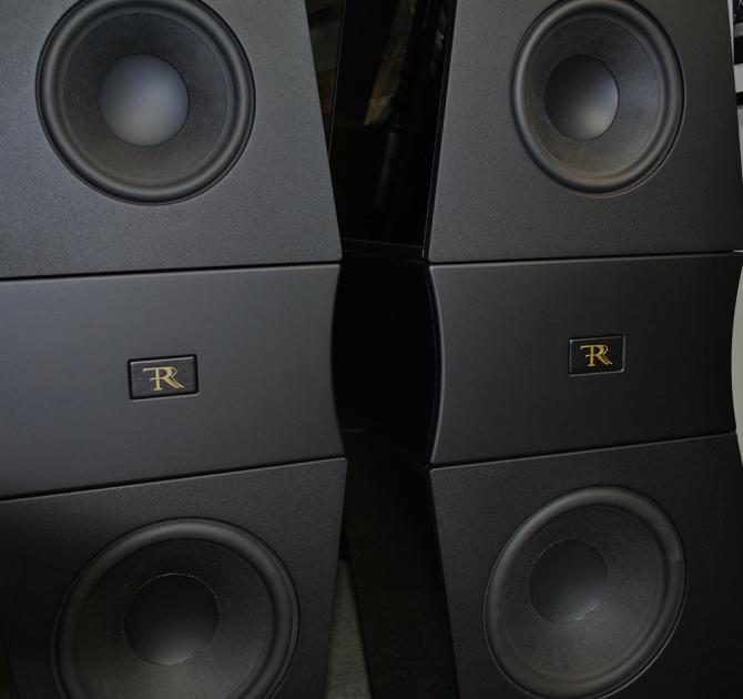A pair of Rosso Fiorentino Volterra speakers in black