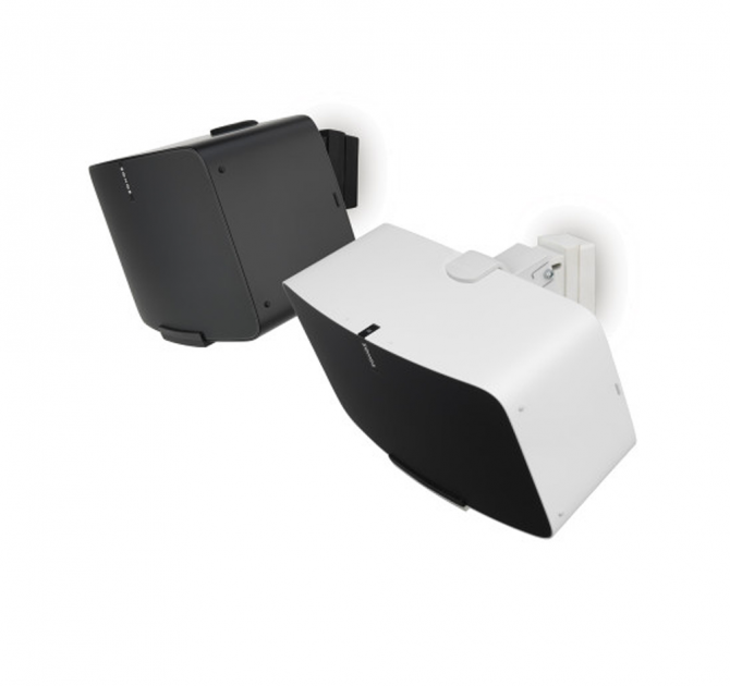 Flexson Wall Mount Play5 in black with a black Sonos Play:5 and in white with a white Sonos Play;5
