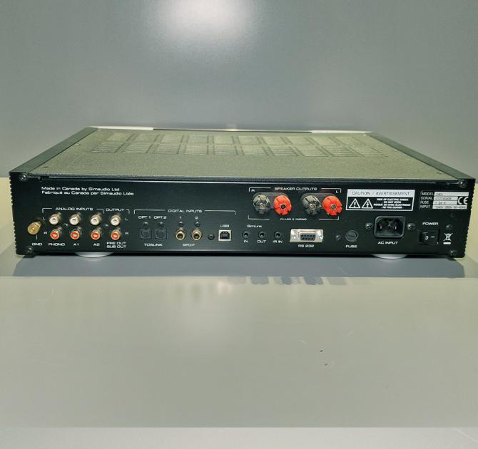 Ex-Demonstration Moon 240i Integrated Amplifier