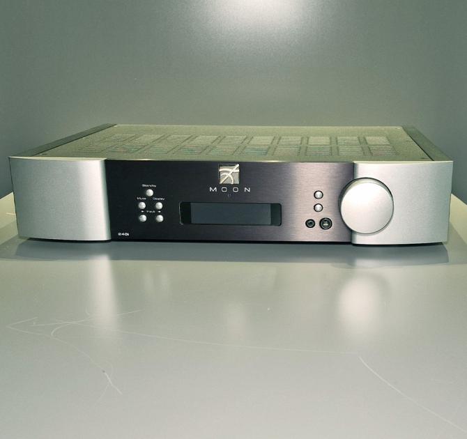 Ex-Demonstration Moon 240i Integrated Amplifier