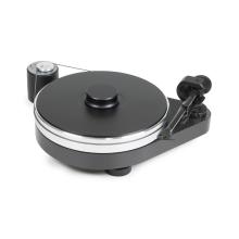 A turntable with the motor and arm to the left and right respectively.