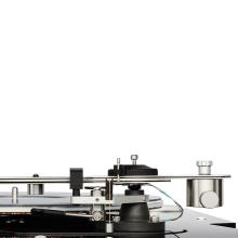 Vertere DG-X Turntable - close-up view of the back part of the tonearm