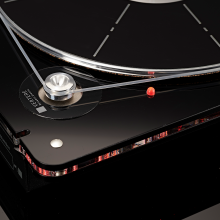 Vertere DG-1 Dynamic Groove Record Player close-up