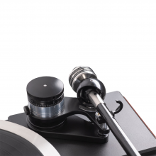 VPI HW-40 Turntable close-up of the tonearm join
