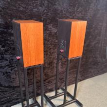 Linn Kan Speakers and Stands
