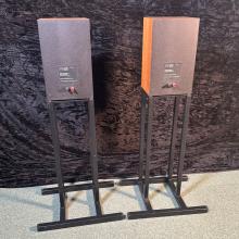 Linn Kan Speakers and Stands
