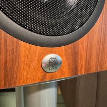 Linn Majik 109 Loudspeakers - in Walnut 
