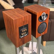 Linn Majik 109 Loudspeakers - in Walnut 