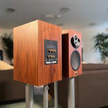 Linn Majik 109 Loudspeakers - in Walnut 