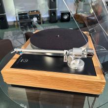 Linn Majik MM LP12 Fluted turntable in oak in the ripcaster showroom 