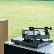 Project RPM 10 Carbon Turntable