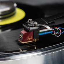 VPI Signature 21 Turntable.  close-up of the cartridge on a record.