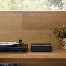 SONOS AMP by record player